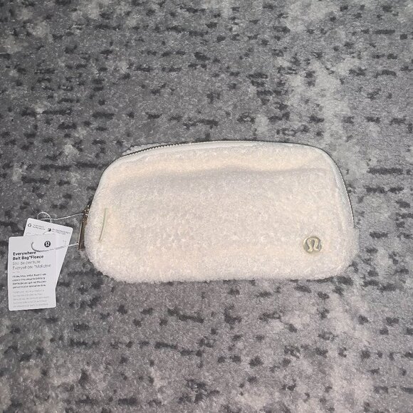 lululemon athletica Handbags - Lululemon Everywhere Bag Fleece 1L